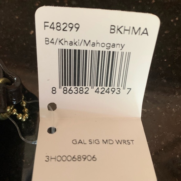 *NWT* Signature Coach Tan/Khaki Wristlet ⭐️👜 - Picture 7 of 7